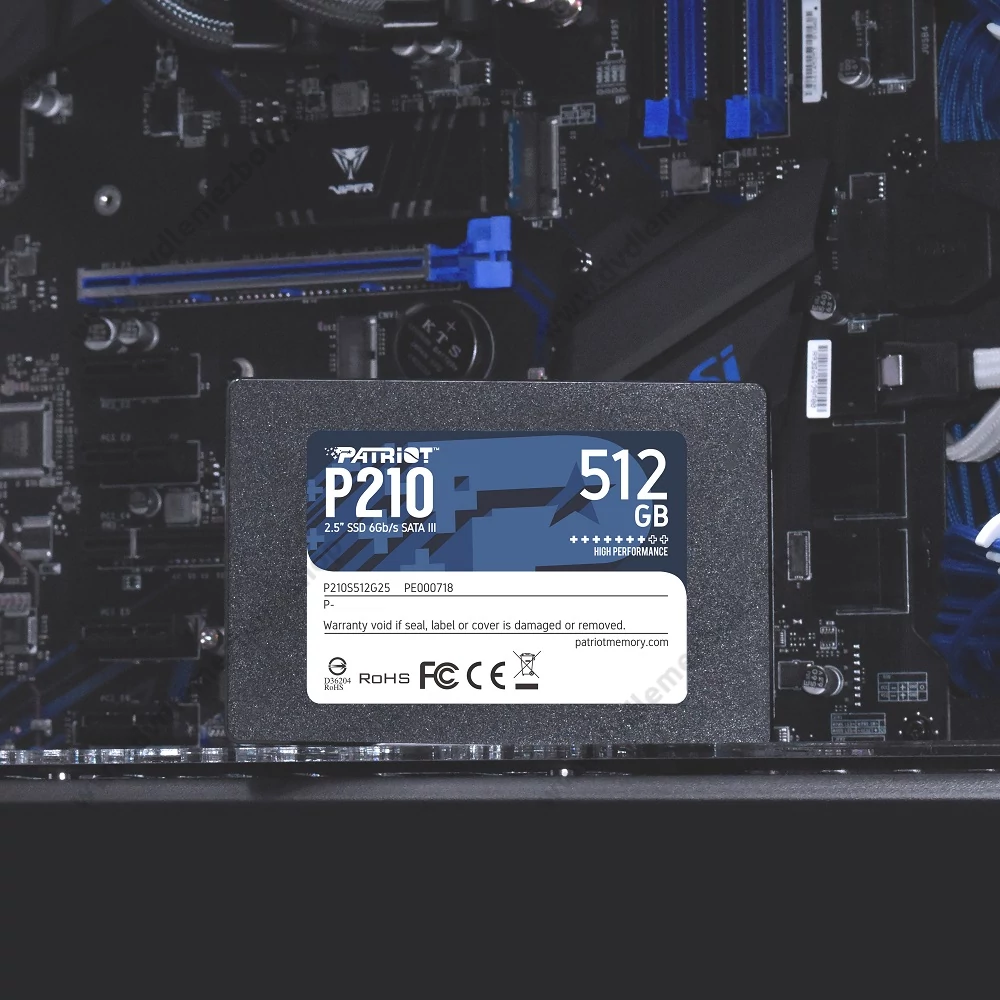 PATRIOT P210 2,5 COL MÉRETŰ SATA III 520/430 MB/s 7mm SSD MEGHAJTÓ 512GB